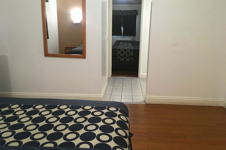2 Bedrooms Suite 3 Double Beds (4 of 5)