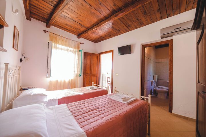 Room 16 of 75
