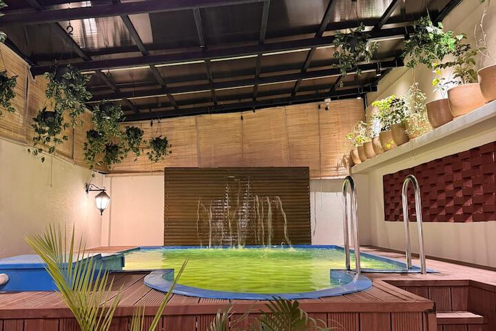 Pool 26 of 37