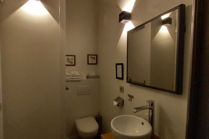 Room 66 of 91