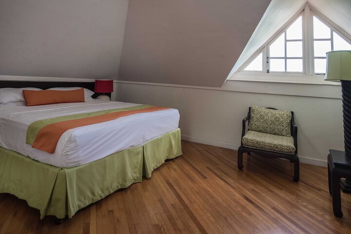 Room 15 of 50