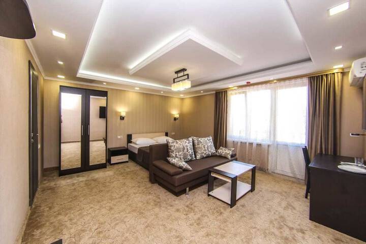 Room 18 of 27