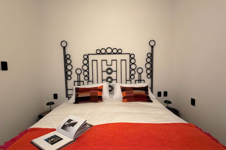 Room 3 of 104