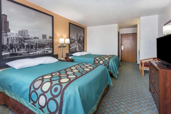 1 Queen Bed (13 of 13)