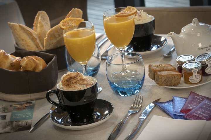 Breakfast/Coffee Service 29 of 37
