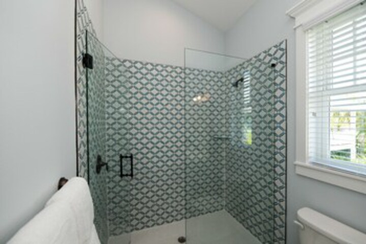 Room 2 of 25