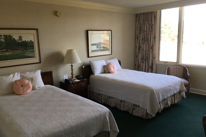 Room 8 of 72