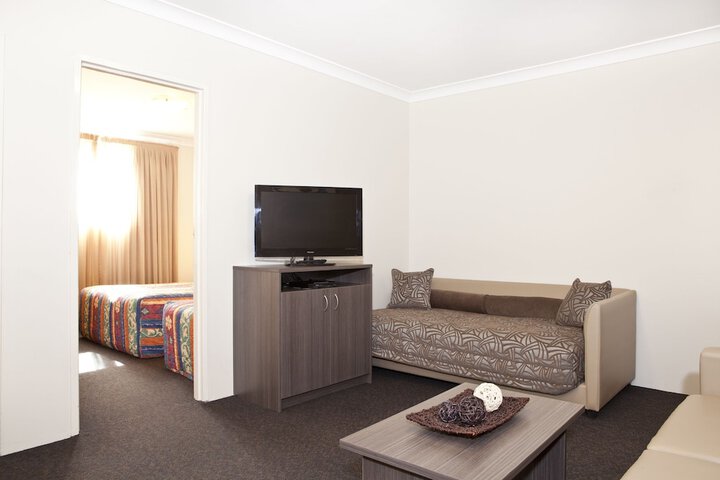 Room 17 of 34