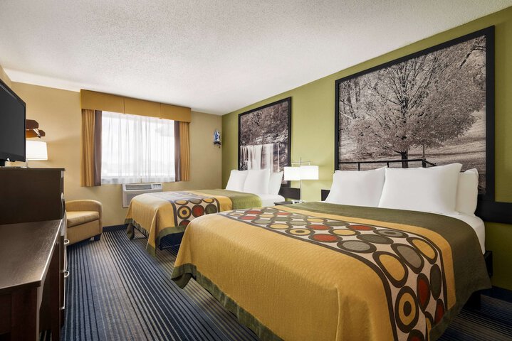 2 Double Beds (6 of 9)