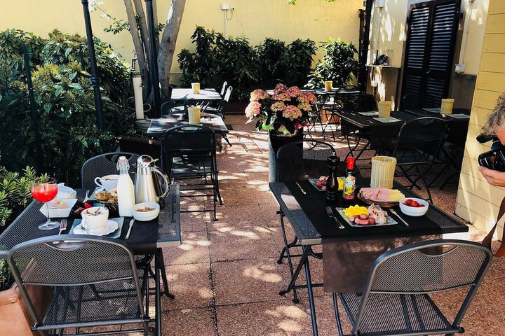 Breakfast/Coffee Service 78 of 98