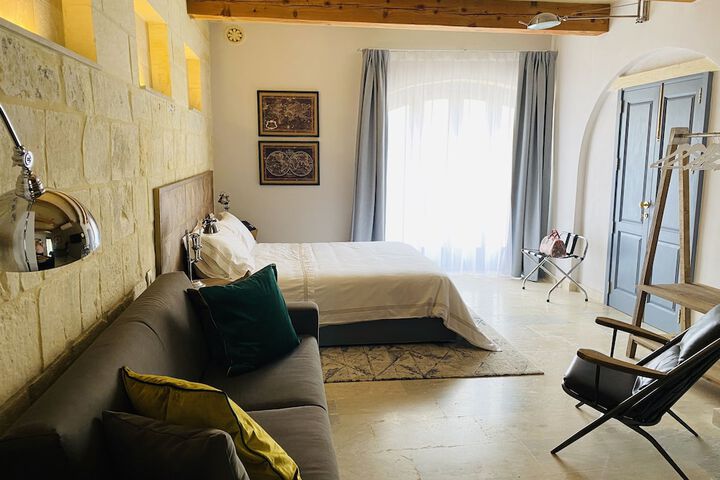 Room 12 of 70