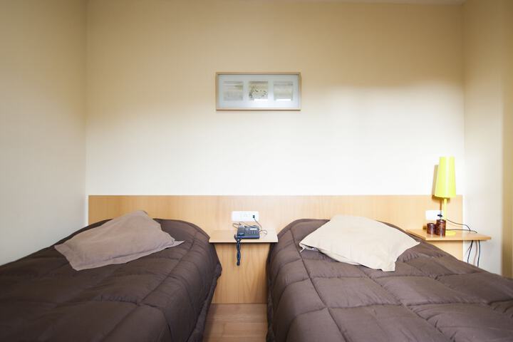 Room 11 of 27