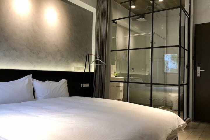 Room 45 of 100