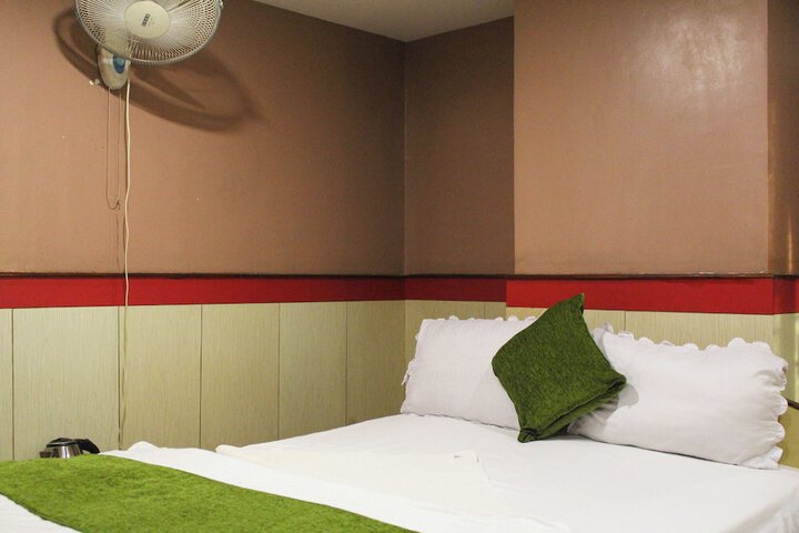 Room 5 of 13
