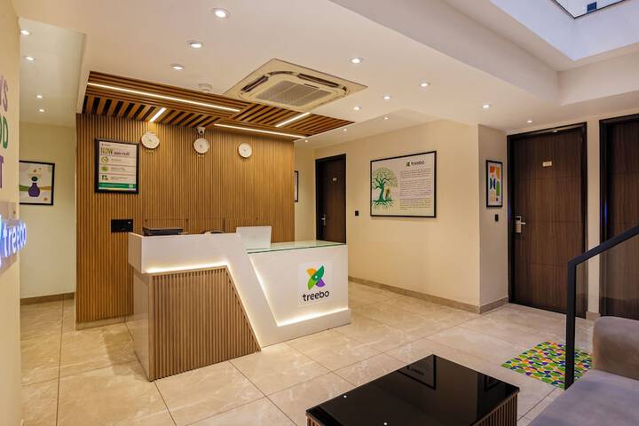 Hotel Interior 6 of 29