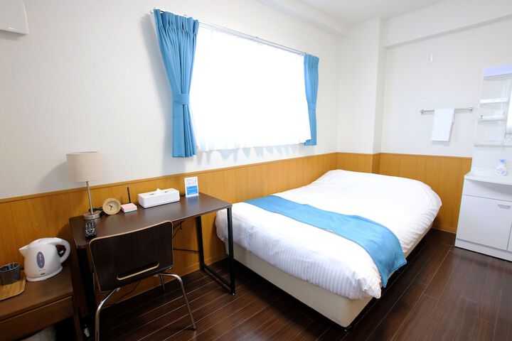 Room 2 of 20