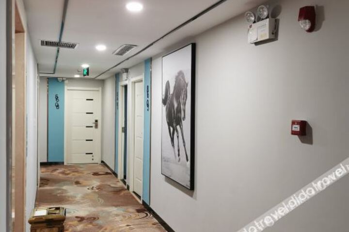 Hotel Interior 11 of 30