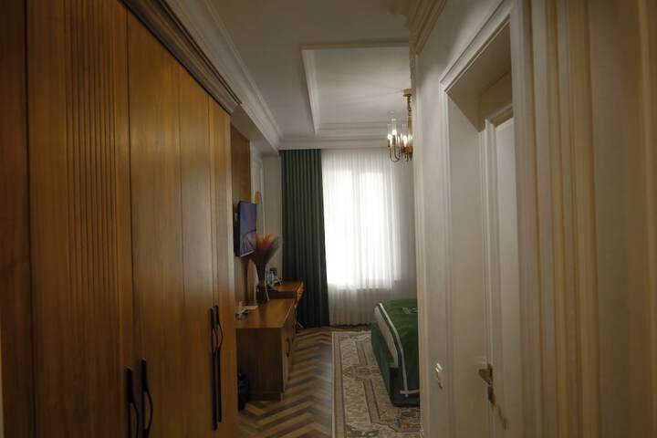 Room 6 of 67