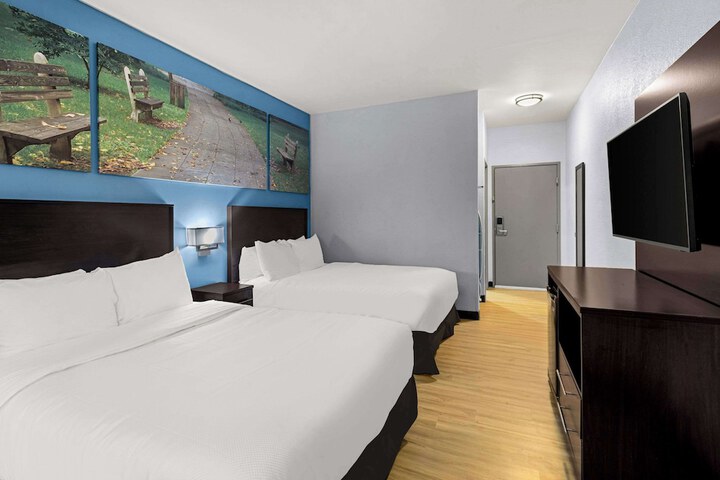 1 King Bed Suite (4 of 14)