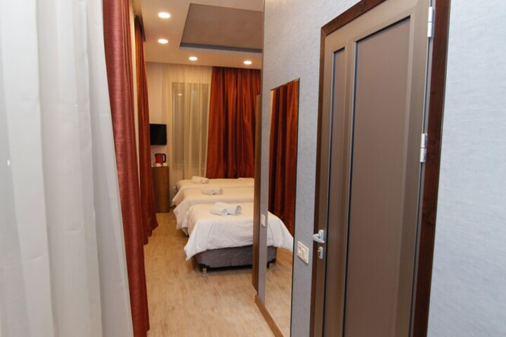 Room 10 of 45
