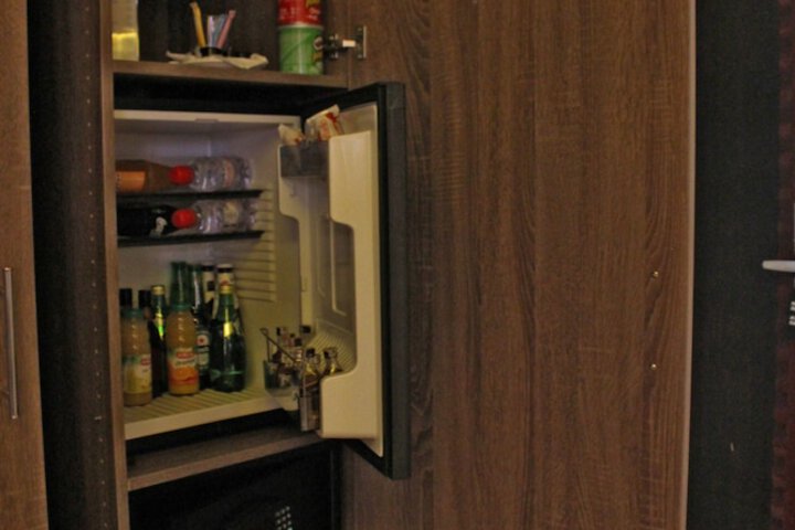 Room 30 of 63