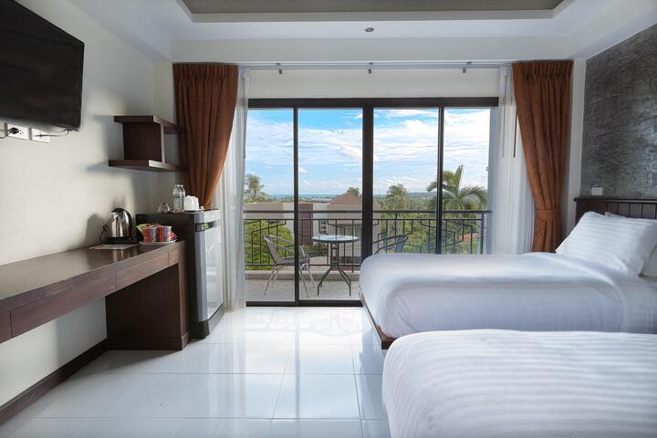 Room 1 of 7