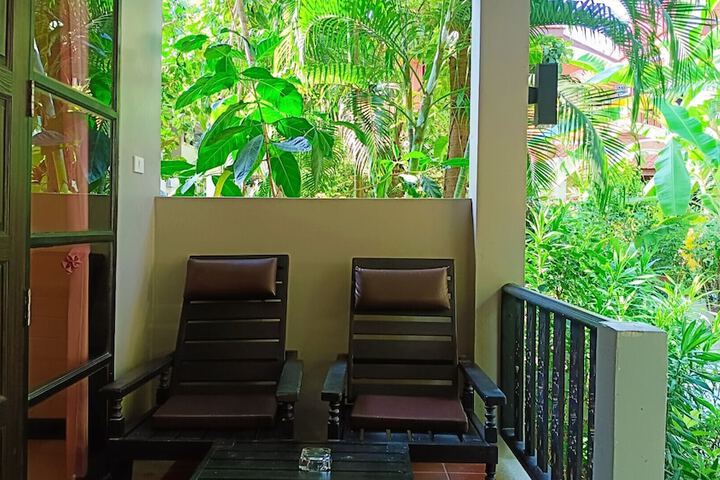 Hotel Exterior 239 of 242