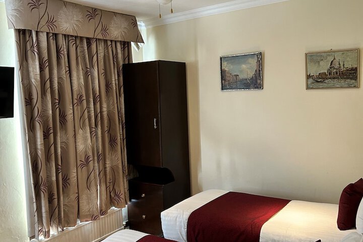 Room 41 of 97