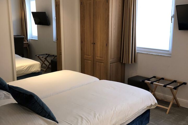 Room 51 of 113