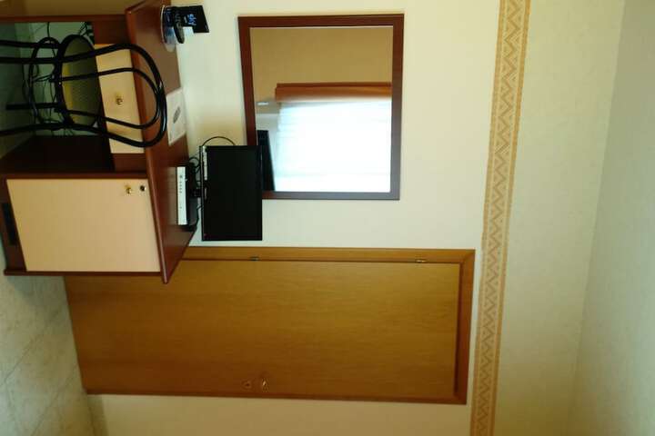 Room 34 of 90