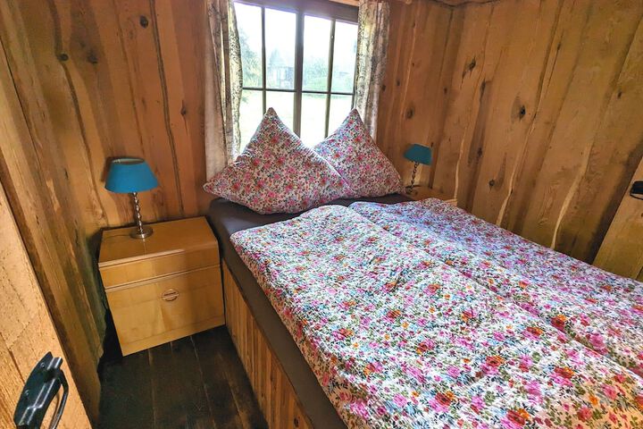 Room 5 of 68