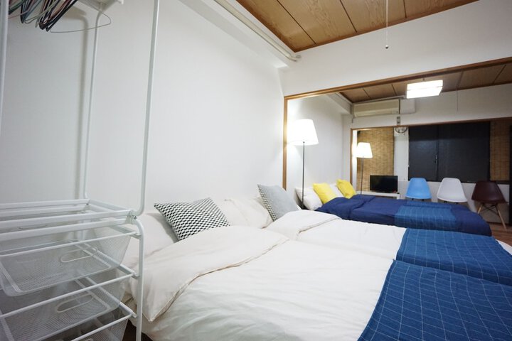 Room 12 of 30