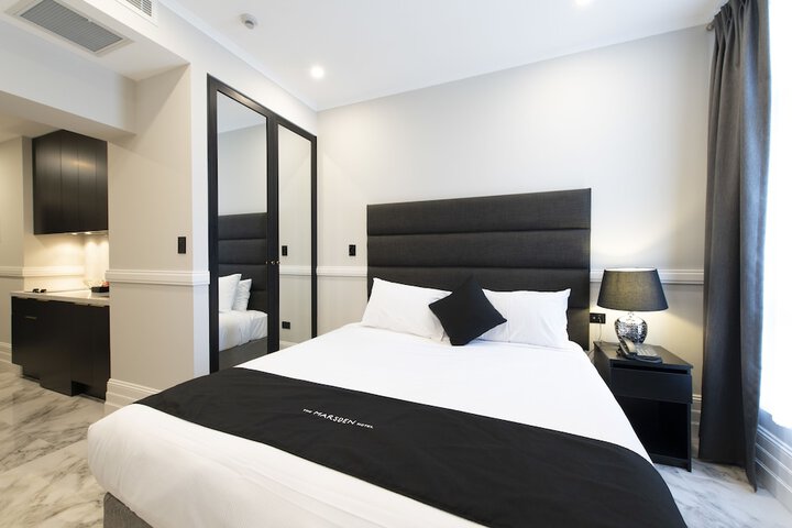 Room 4 of 13