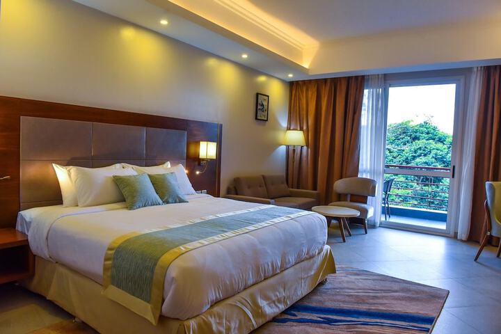 Room 21 of 43