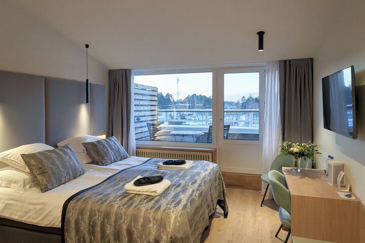 Room 34 of 168