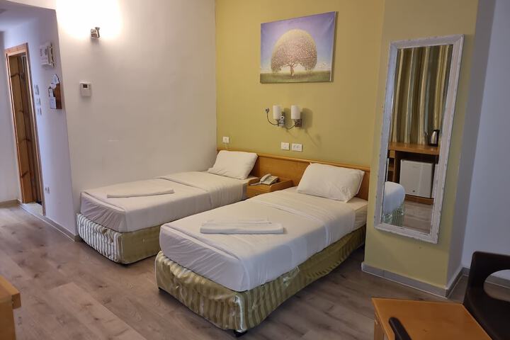 Room 6 of 29