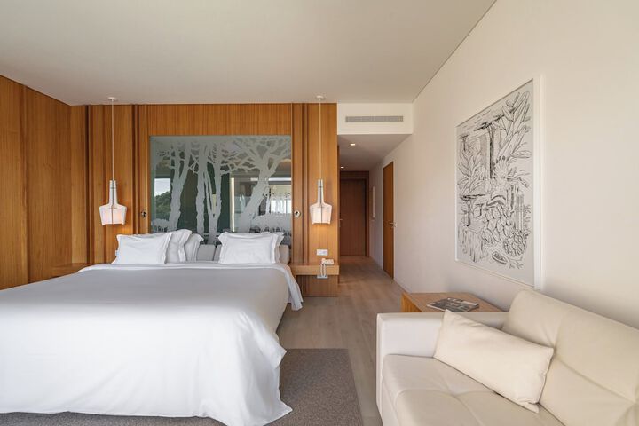Room 16 of 220