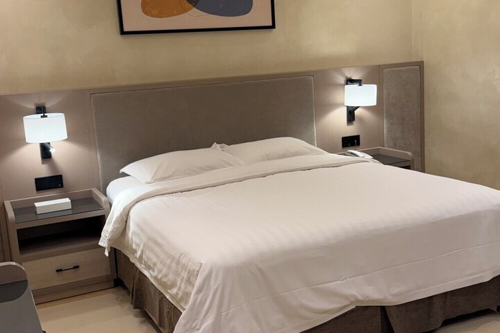Room 14 of 43