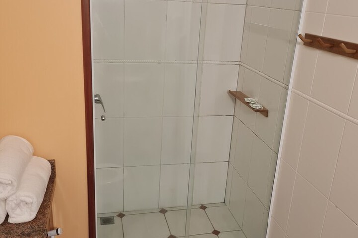 Room 10 of 26