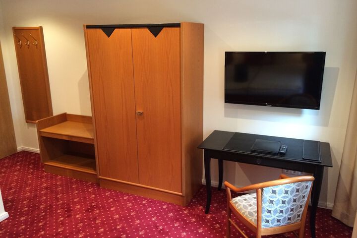 Room 50 of 102