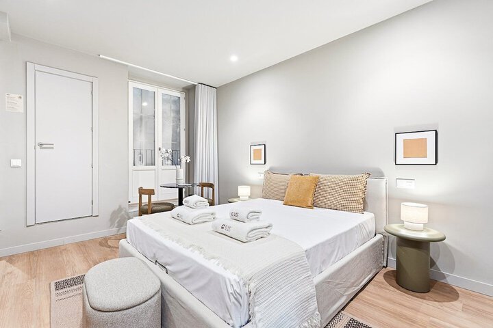 Room 3 of 32