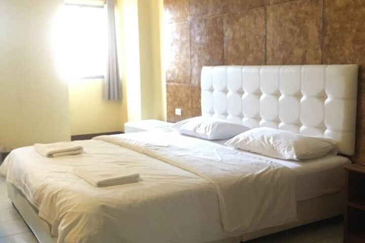 Room 12 of 34