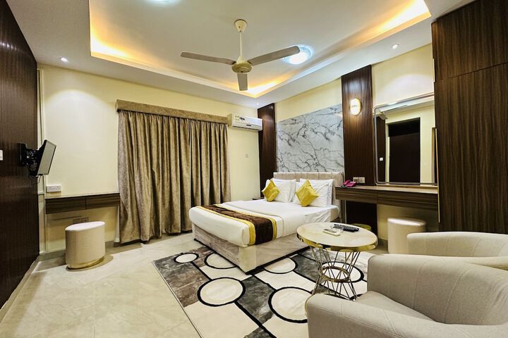 Room 5 of 21