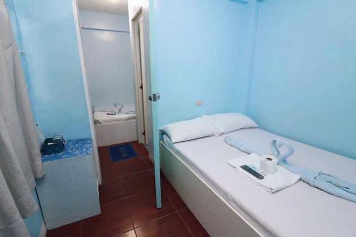 Room 12 of 23