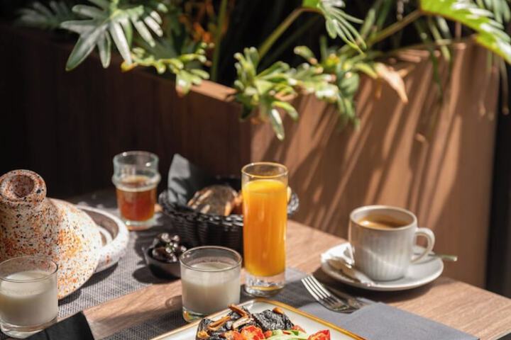 Breakfast/Coffee Service 35 of 37