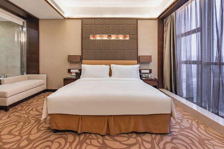 Room 25 of 79