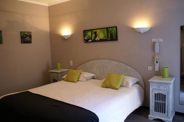 Room 21 of 48