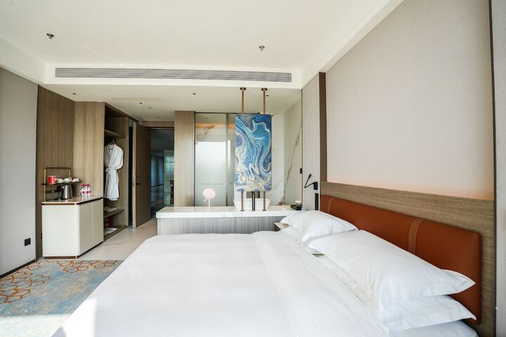 Room 14 of 85