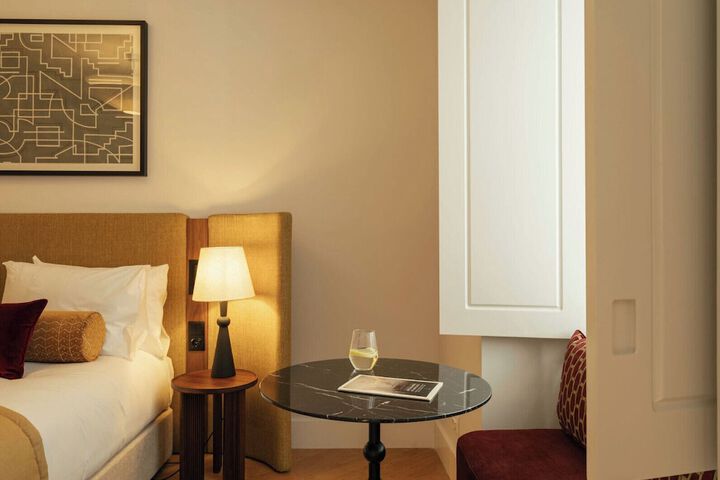 Room 21 of 193