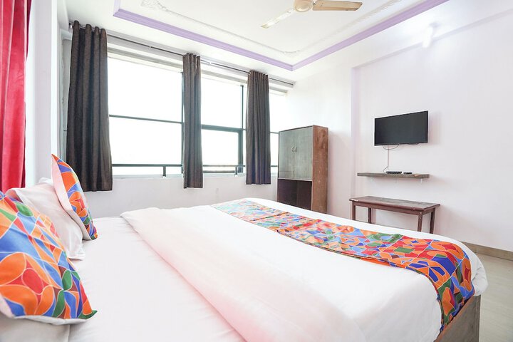 Room 16 of 28